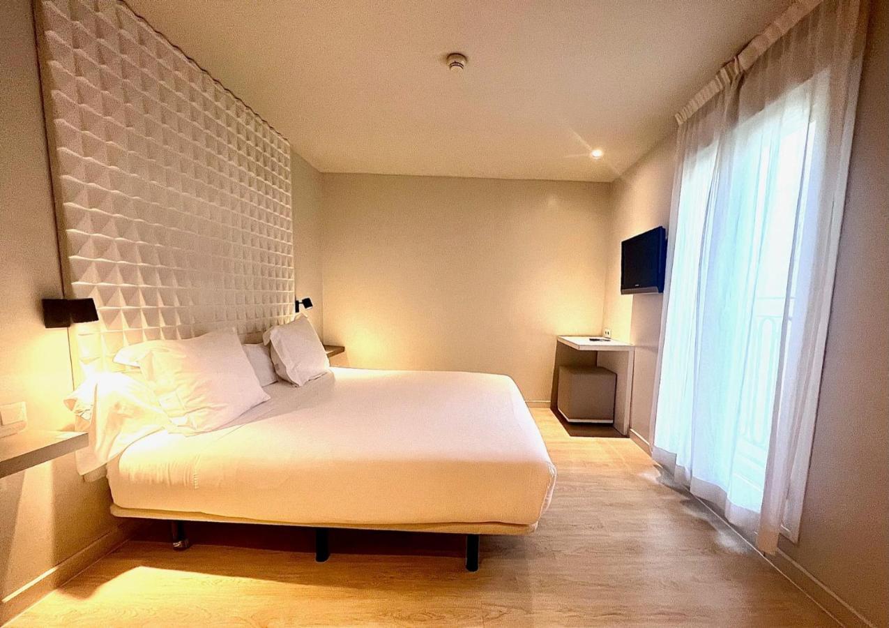 Urbansea Atocha 113 Hotel Madrid Luaran gambar