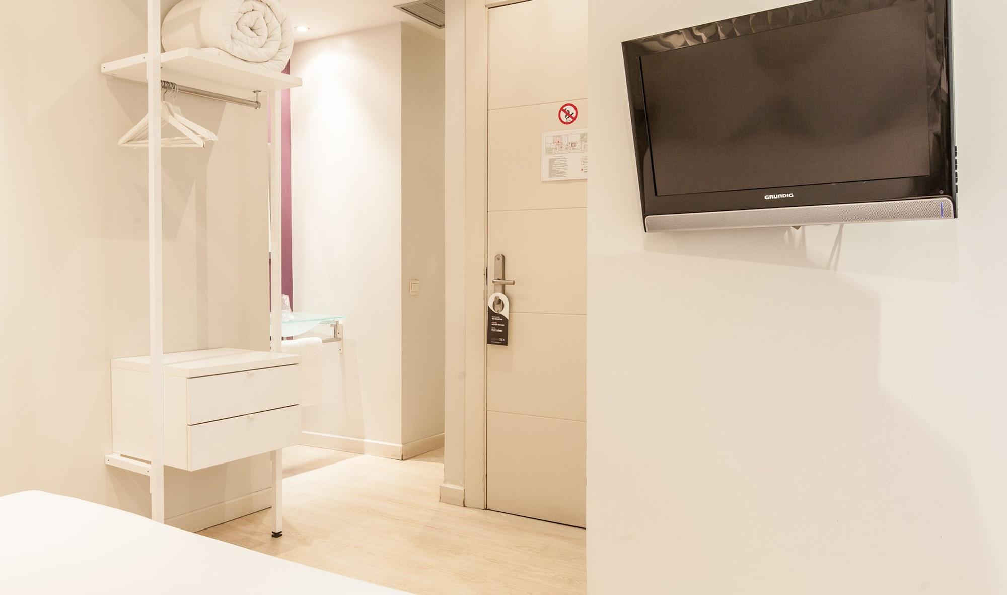 Urbansea Atocha 113 Hotel Madrid Luaran gambar