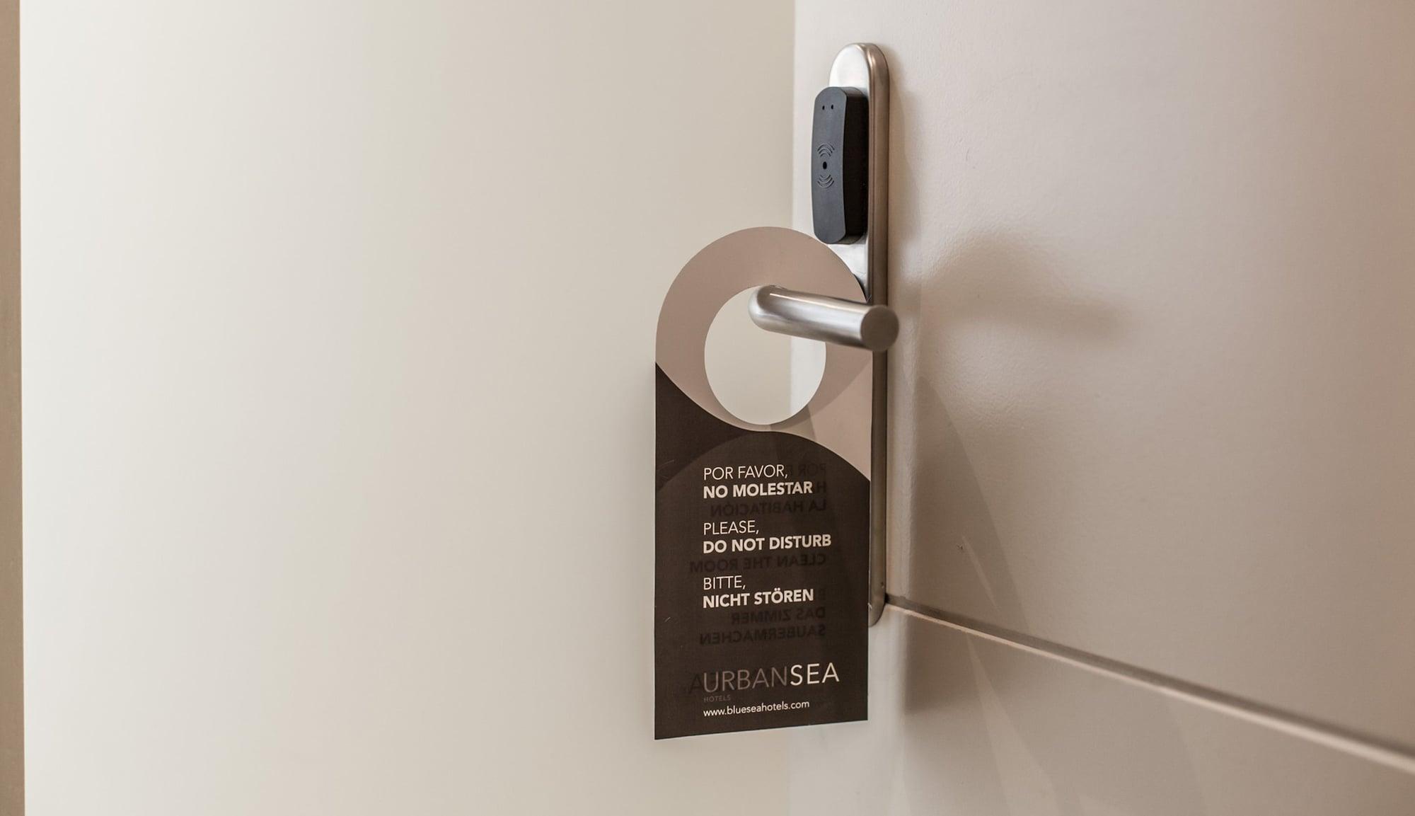 Urbansea Atocha 113 Hotel Madrid Luaran gambar