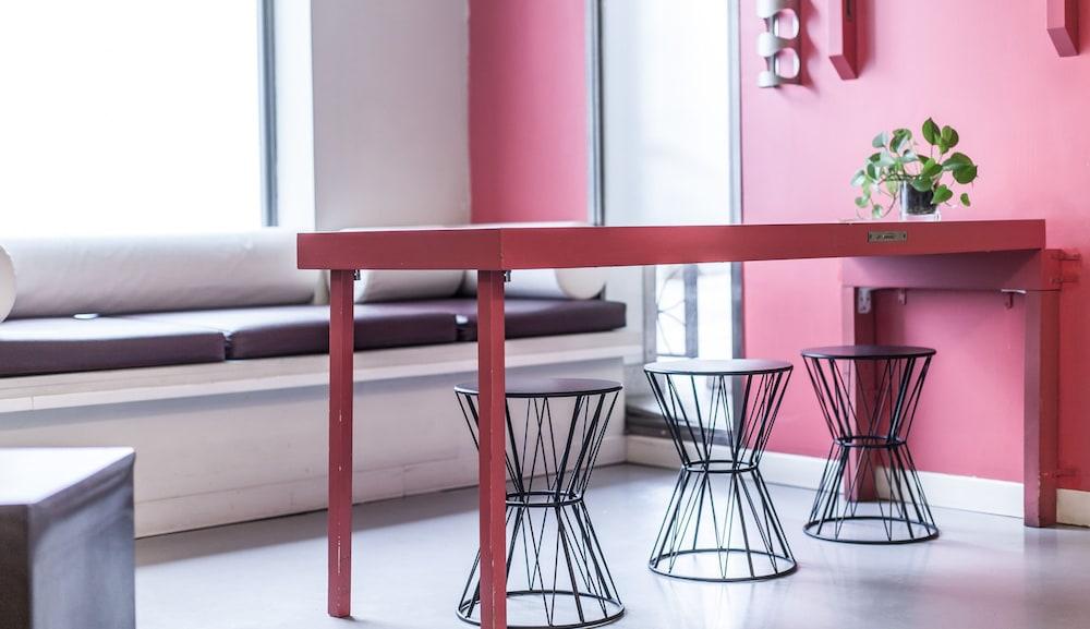 Urbansea Atocha 113 Hotel Madrid Luaran gambar