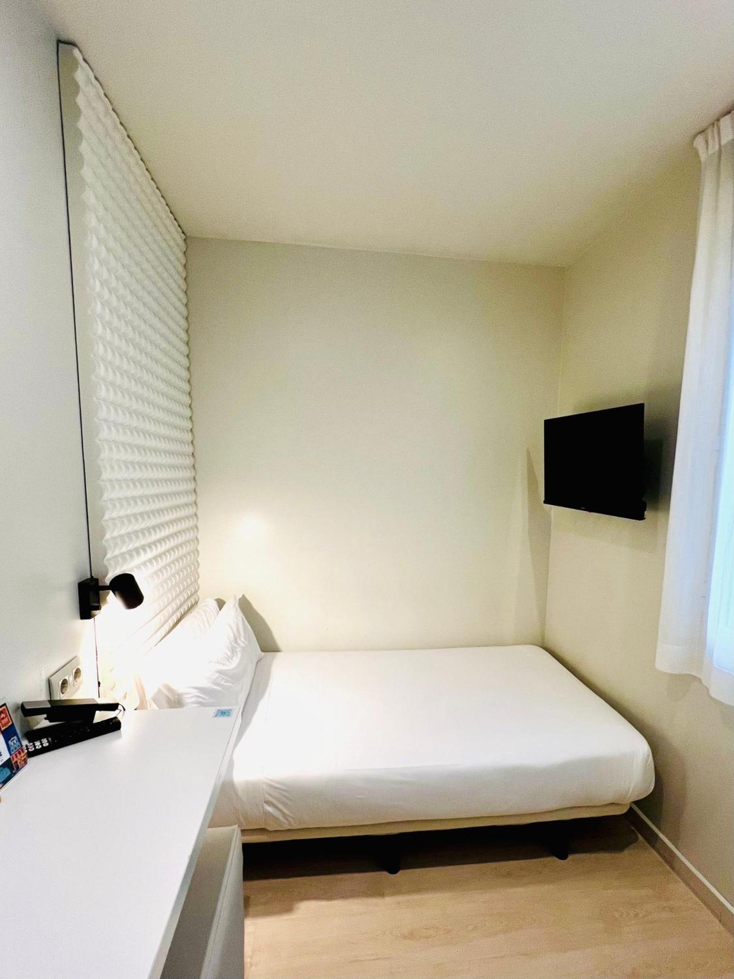 Urbansea Atocha 113 Hotel Madrid Luaran gambar