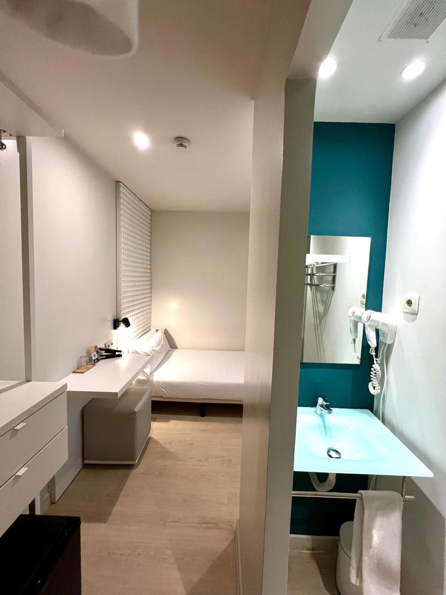 Urbansea Atocha 113 Hotel Madrid Luaran gambar