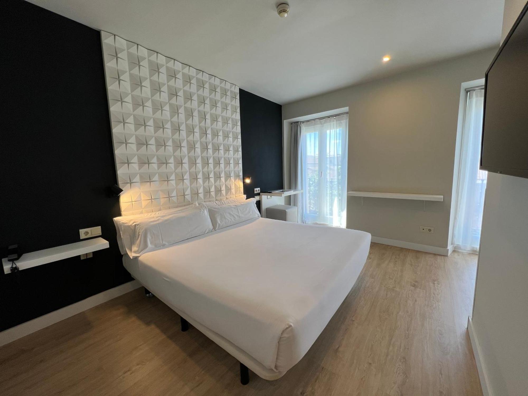 Urbansea Atocha 113 Hotel Madrid Luaran gambar