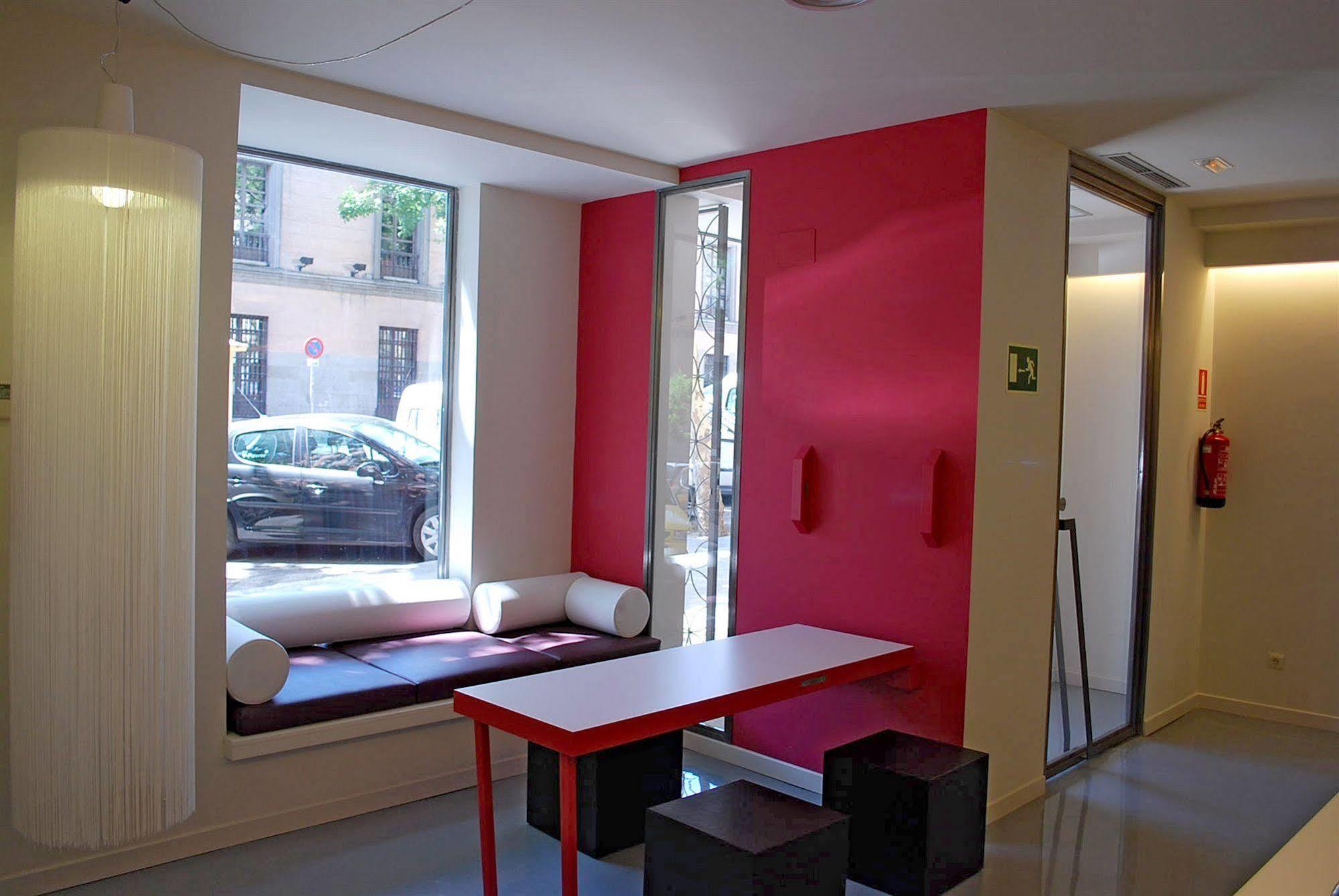Urbansea Atocha 113 Hotel Madrid Luaran gambar
