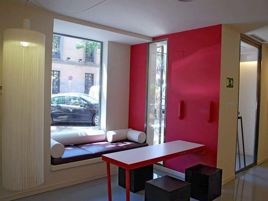 Urbansea Atocha 113 Hotel Madrid Luaran gambar